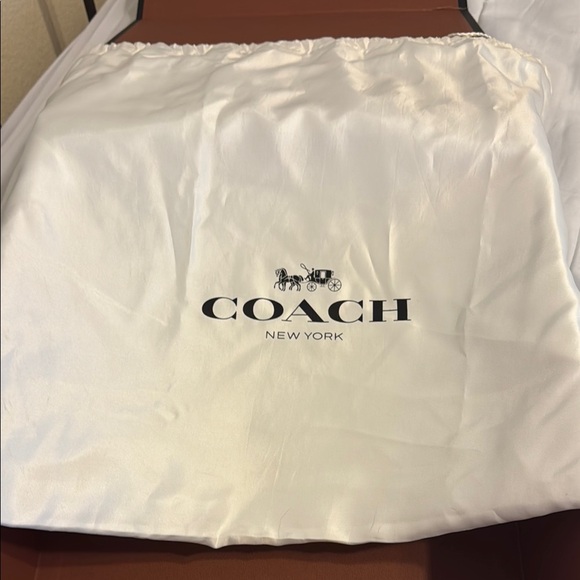 VINTAGE NWOT COACH Brown Leather Satchel with Gold Accents - Picture 8 of 10